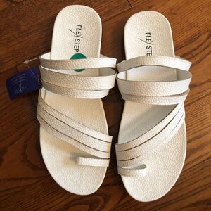 Flex Time NWT white 7.5 sandals